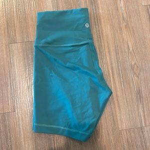 Lululemon Wunder Train High-Rise Short 6"